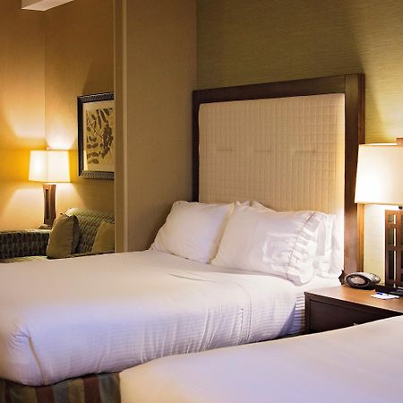 Holiday Inn Express & Suites Logan By Ihg Zewnętrze zdjęcie