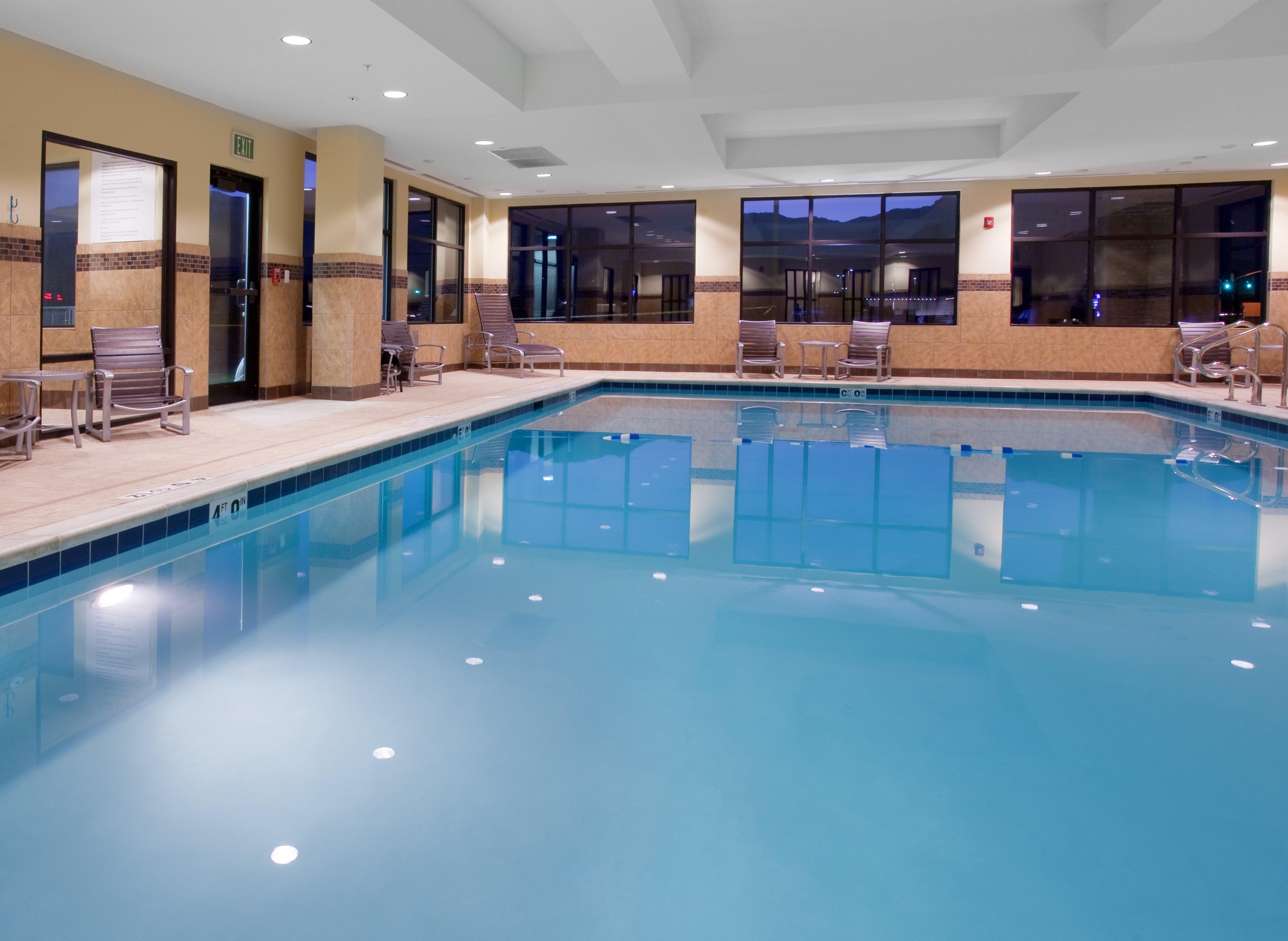 Holiday Inn Express & Suites Logan By Ihg Zewnętrze zdjęcie